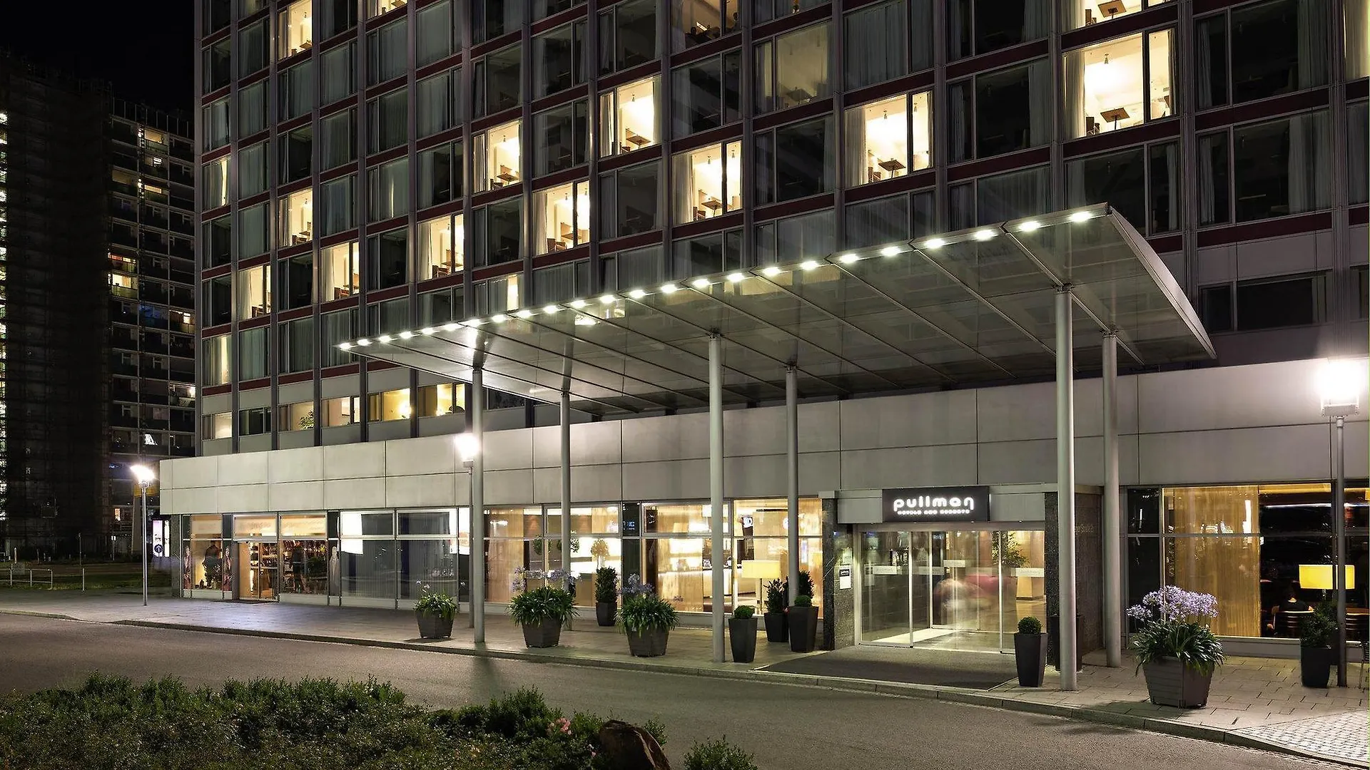 Occidental Dresden Newa Hotel 4*,